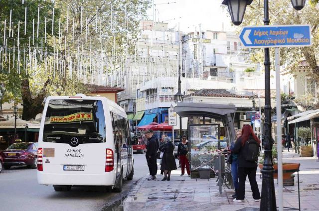 Λαμία: Μπαίνουν νέα στέγαστρα στις στάσεις των αστικών λεωφορείων