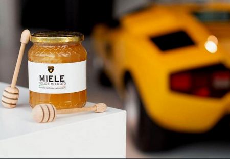 Lamborghini: Το μέλι που παράγει στα γραφεία της είναι πιο δυσεύρετο κι από μια Huracán Sterrato