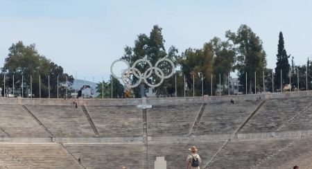Οι Ολυμπιακοί Κύκλοι τοποθετήθηκαν ξανά στο Παναθηναϊκό Στάδιο μετά από 12 χρόνια (ΦΩΤΟ)