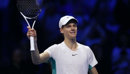 Σίνερ – Μεντβέντεφ 2-1: Εκτός τελικού στο ATP Finals ο Ρώσος τενίστας μετά από αγώνα 2,5 ωρών