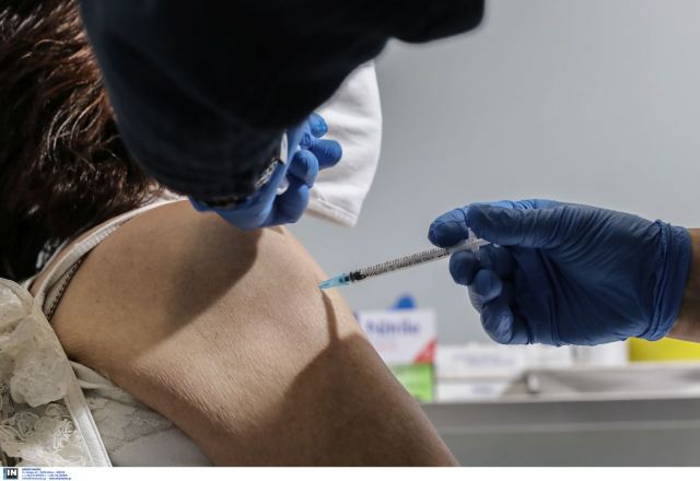 Γερμανικοί «ύμνοι» για τους εμβολιασμούς στην Ελλάδα: Χώρα-πρότυπο, όλα λειτουργούν «ρολόι»