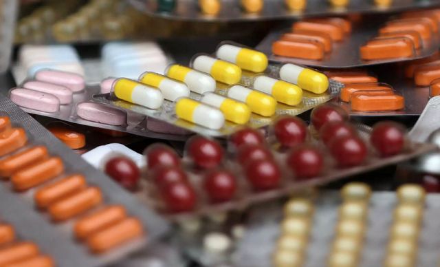 Ο ΕΟΦ προειδοποιεί για «φάρμακα» για την αρθρίτιδα που κυκλοφορούν στο διαδίκτυο: «Δεν είναι εγκεκριμένα»