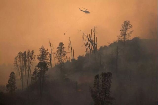 Καλιφόρνια: Κάηκε περιοχή που είναι… 80 φορές το Παρίσι! Πάνω από 2 εκατ. στρέμματα