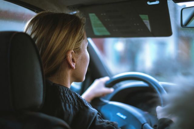 ΕΕ: Αλλάζουν οι κανόνες στις άδειες οδήγησης - Τι προβλέπεται για τους νέους οδηγούς