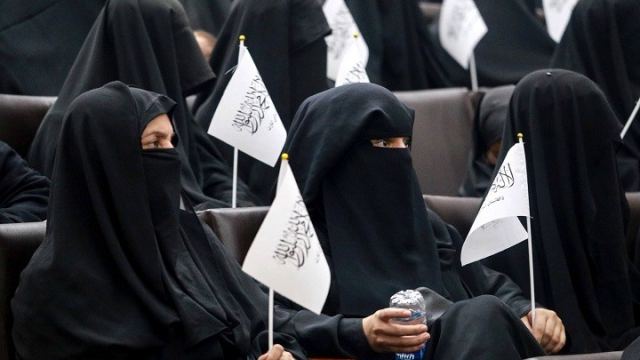 Εκπρόσωπος Ταλιμπάν: Τα κορίτσια θα επιστρέψουν «το συντομότερο δυνατόν» στο σχολείο