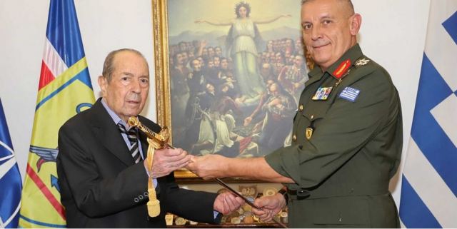 Εφοπλιστής δώρισε όλη την περιουσία του στις Ένοπλες Δυνάμεις – Το «ευχαριστώ» της Βουλής