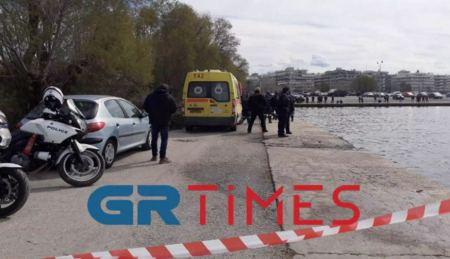Θεσσαλονίκη: Σοκαριστική αυτοκτονία - Δέθηκε με χειροπέδες και βούτηξε με το αυτοκίνητο στον Θερμαϊκό