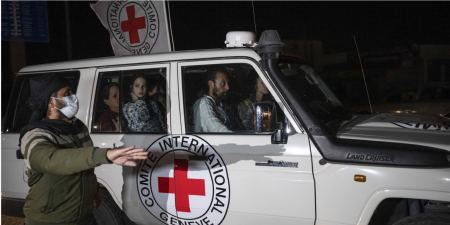 Πόλεμος στο Ισραήλ: «Απελευθερώθηκε η τρίτη ομάδα ομήρων από τη Χαμάς» -Τους παρέλαβε ο Ερυθρός Σταυρός
