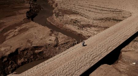 Καταλονία: Τρία χρόνια ξηρασίας – Οι αρχές εξετάζουν την επιβολή περιορισμών στη χρήση νερού