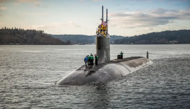 «Θρίλερ» στη Νότια Σινική Θάλασσα: Αμερικανικό πυρηνικό υποβρύχιο συγκρούστηκε με άγνωστο αντικείμενο