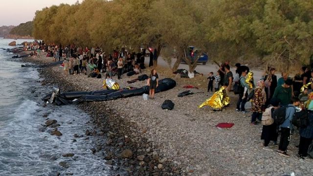 Περισσότεροι από 500 μετανάστες πέρασαν στη Λέσβο - Ασφυξία στη Μόρια - ΦΩΤΟ