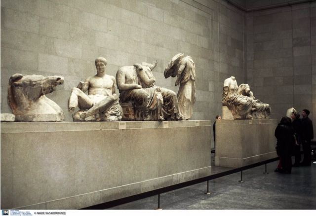 New York Times για γλυπτά Παρθενώνα: Η Βρετανία επιστρέφει αρχαιότητες αλλά όχι στην Ελλάδα