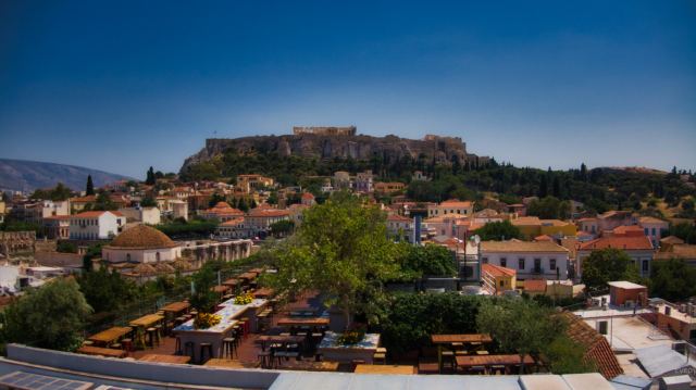 Αθηνα: Οι ταράτσες στέκια της πόλης με την μαγευτική θέα στην Ακρόπολη Up&#039;ο ψηλά