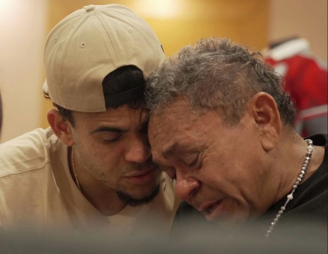 Ράγισαν καρδιές! Η επανένωση του Λουίς Ντίας με τον πατέρα του μετά την απαγωγή