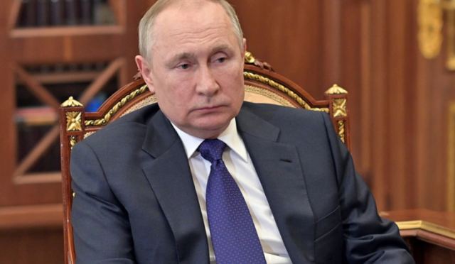 Ρωσία: Ατύχημα για τον Πούτιν - Έπεσε στο σπίτι του από τις σκάλες και τραυματίστηκε στον κόκκυγα