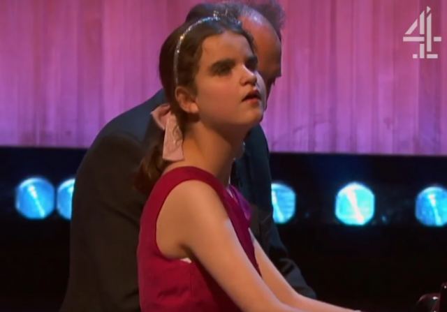 Τυφλή πιανίστρια με αυτισμό κέρδισε σε διαγωνισμό ταλέντων - Είναι μόλις 13 ετών