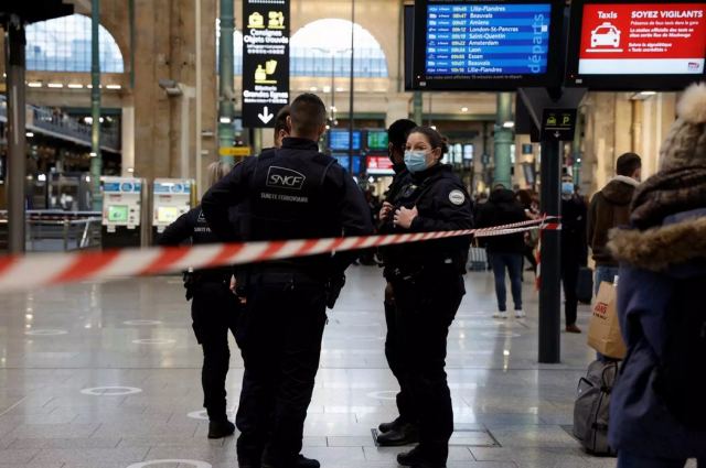 Γαλλία: Άνδρας με καλάσνικοφ εντοπίστηκε σε σιδηροδρομικό σταθμό στη Λιλ - Σε εξέλιξη αστυνομική επιχείρηση
