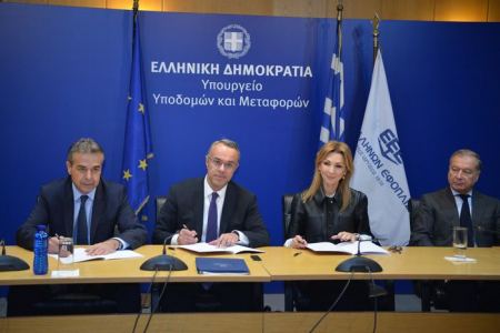 Μνημόνιο συνεργασίας Υπουργείου Υποδομών και Μεταφορών με Ένωση Ελλήνων εφοπλιστών για τα έργα αποκατάστασης σχολείων σε Θεσσαλία και Στερεά Ελλάδα