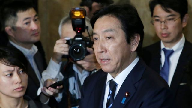 Ιάπωνας υπουργός παραιτήθηκε για δωροδοκία ψηφοφόρων με πεπόνια, καβούρια και σολομό