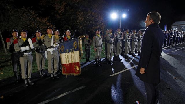 Σάλος στη Γαλλία για το φόρο τιμής Μακρόν στον δωσίλογο στρατηγό Πεταίν