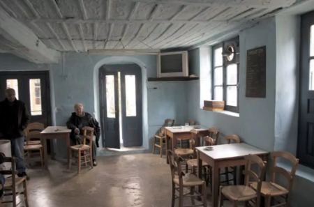 Αυτό είναι το παλαιότερο καφενείο της Ελλάδας, που μετρά δύο αιώνες