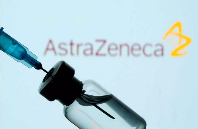 AstraZeneca: Η Κομισιόν έδωσε το «πράσινο φως» και περιμένει 400 εκατομμύρια δόσεις