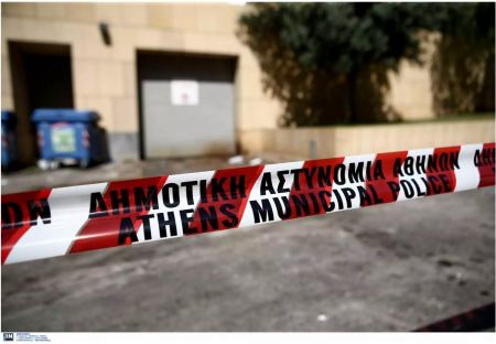 Θεσσαλονίκη: Σφήνωσε και πέθανε σε συρόμενη πόρτα φαρμακαποθήκης – Τραγωδία στο Ωραιόκαστρο