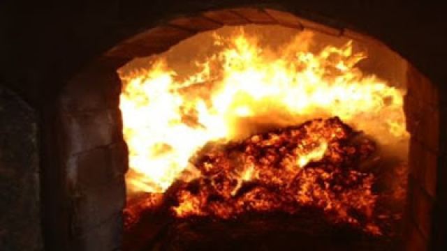 Βοιωτία: Έκαψαν χιλιάδες κιλά κάνναβης και ηρωίνης