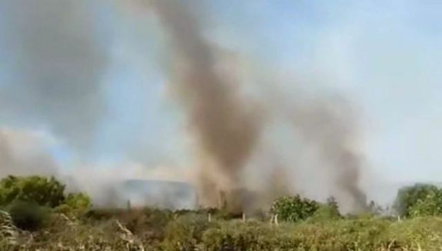 Τραυματίστηκαν δύο πυροσβέστες από τη φωτιά στο Διαλεκτό Καβάλας - Εκκενώνονται τρεις οικισμοί