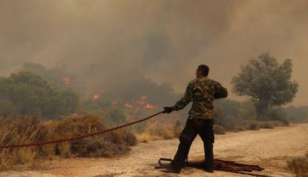Φωτιές: Μάχη στη Ρόδο για 9η μέρα - Πώς εξελίσσονται τα μέτωπα σε Κέρκυρα και Κάρυστο