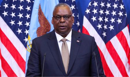 Οι ΗΠΑ «δεν θα διστάσουν» να δράσουν στρατιωτικά αν διευρυνθεί η σύγκρουση, λέει ο υπουργός Άμυνας
