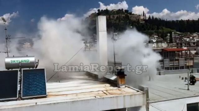 Κινητοποίηση της Πυροσβεστικής στο κέντρο της Λαμίας (ΒΙΝΤΕΟ)