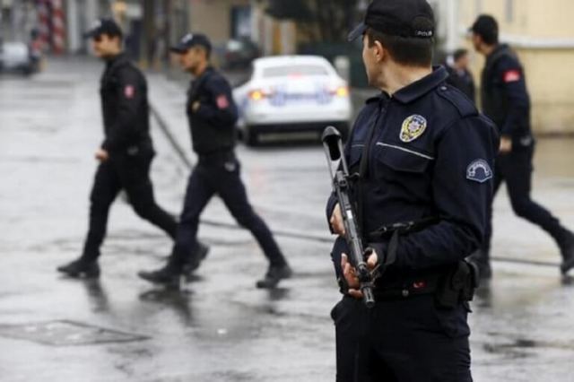 Τουρκία: Εκατοντάδες συλλήψεις στρατιωτικών