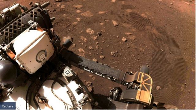 Εμπρός... Mars: Το ρόβερ Perseverance της NASA έκανε τα πρώτα του 6,5 μέτρα στον Άρη