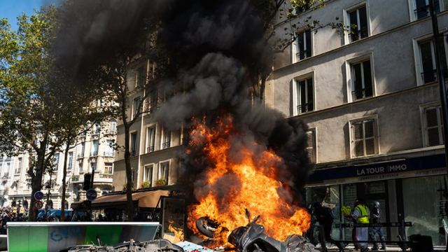 Γαλλία: Βίαιες συγκρούσεις στις κινητοποιήσεις για το κλίμα - Συλλήψεις και στα Κίτρινα Γιλέκα