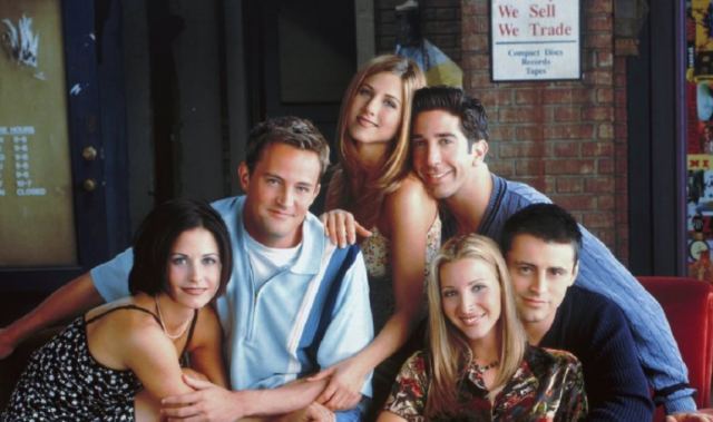 Friends: Ιστοσελίδα προσφέρει 1.000 δολάρια για να παρακολουθήσουμε τις πρώτες πέντε σεζόν