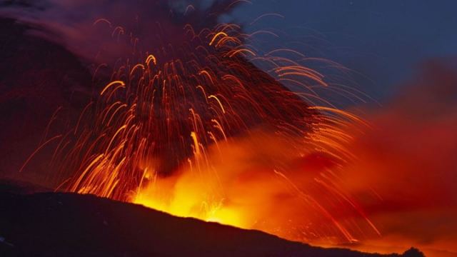 «Ξύπνησε» το ηφαίστειο της Αίτνας - BINTEO - ΦΩΤΟ