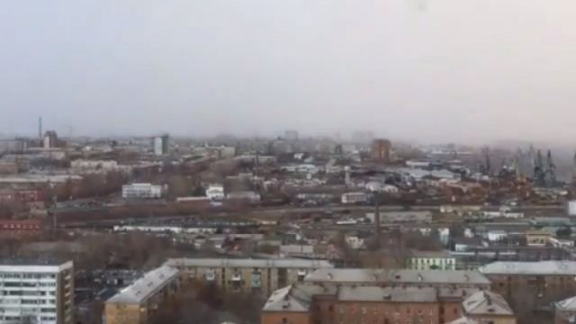 Τρομακτικά πλάνα από χιονοθύελλα που σκεπάζει ολόκληρη πόλη της Σιβηρίας (vid)