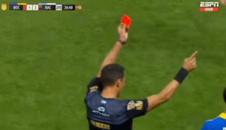 Αργεντινή: Διαιτητής έδειξε... 10 κόκκινες κάρτες σε επεισοδιακό τελικό!