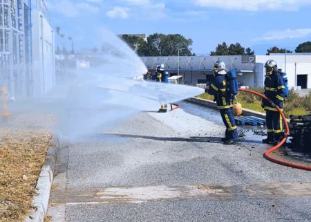 Συναγερμός στην Πυροσβεστική για πυρκαγιά με διαρροή αμμωνίας