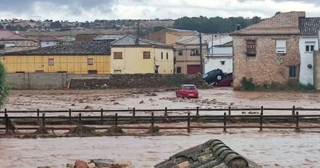 Ισπανία: Οι δρόμοι έγιναν ποτάμια από τις σφοδρές βροχοπτώσεις