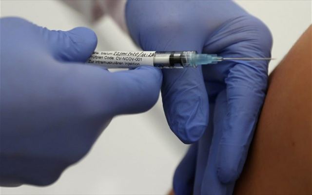 Κορωνοϊός: Σήμερα οι ανακοινώσεις για το πολλά υποσχόμενο εμβόλιο της Οξφόρδης