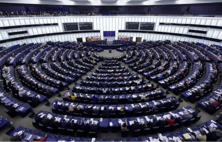 Πιθανή η «απότομη δεξιά στροφή» στις ευρωεκλογές - Λαϊκιστές, ευρωσκεπτικιστές ακόμα και φιλορώσοι στο «κατώφλι» του ευρωκοινοβουλίου