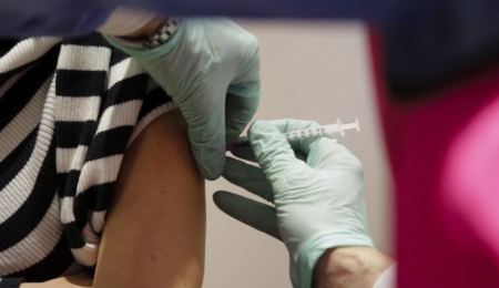 Κορωνοϊός - Νέα έρευνα: Τα εμβόλια απέτρεψαν 20 εκατ. θανάτους παγκοσμίως κατά το πρώτο έτος χορήγησης τους
