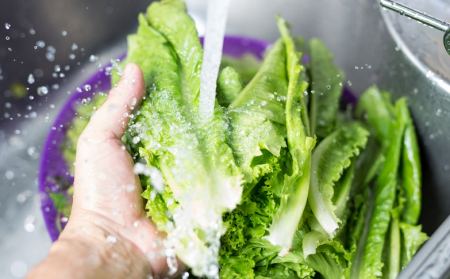 Ο σωστός τρόπος για να πλένετε όλα τα είδη λαχανικών