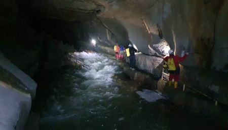 Σλοβενία: Πέντε άτομα εγκλωβίστηκαν σε σπήλαιο – Αγωνία για τη διάσωσή τους