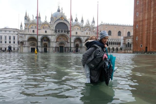 Ιταλία: Σαρώνεται από κύμα κακοκαιρίας – Κάτω από το νερό η Βενετία! video