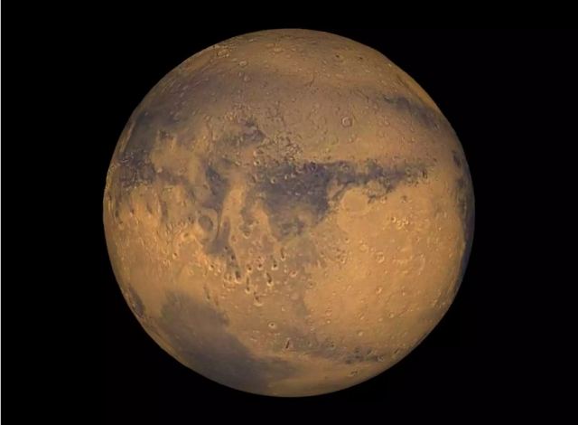 Ο Άρης κρύβει 4 λίμνες με αλμυρό νερό και ίχνη ζωής στα «σωθικά» του;