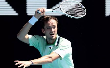 Άνετες προκρίσεις για Μεντβέντεφ και Ρούμπλεφ στο Australian Open