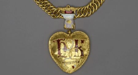 «Μοναδικό εύρημα»: Ανακαλύφθηκε εκπληκτικό χρυσό κολιέ που χρονολογείται από το 1530